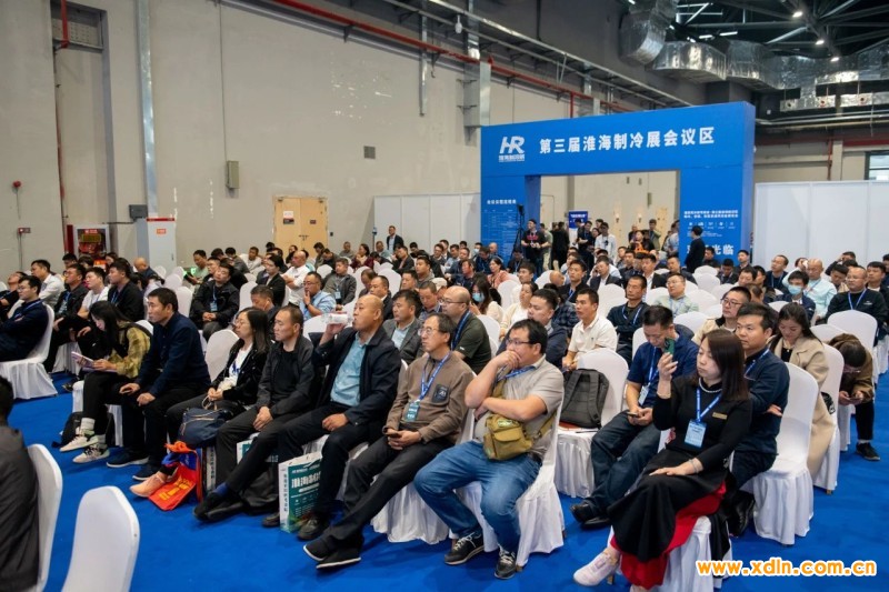 各地區(qū)參觀團(tuán)合影留念（部分）